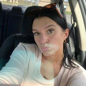 Meet your Posher, Liv